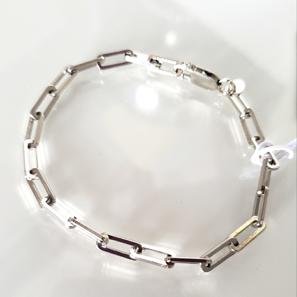 Elegant Silver Chain Bracelet